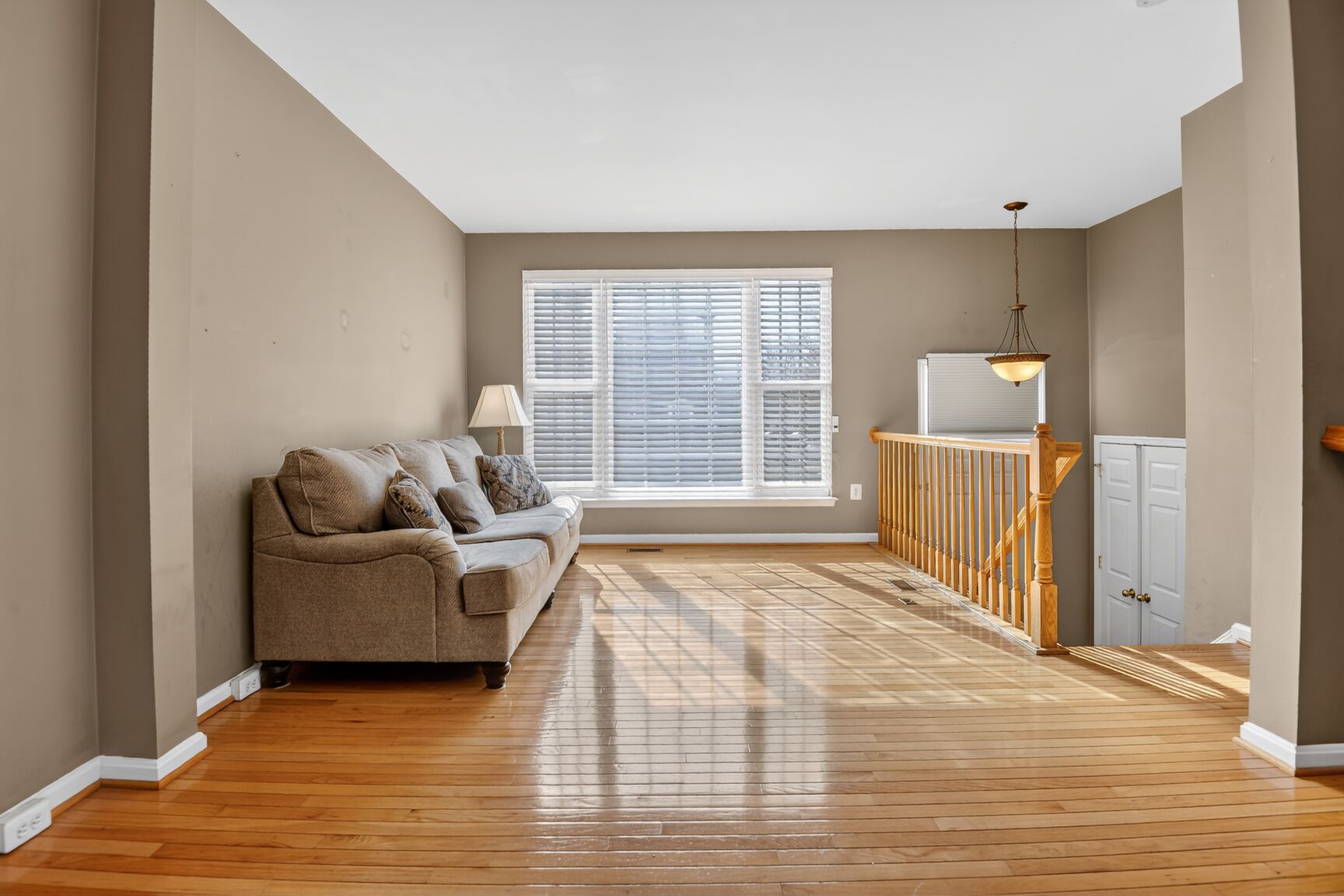 9820 Cheshire Ridge Circle Manassas, VA 20110 - Photo 4 of 25