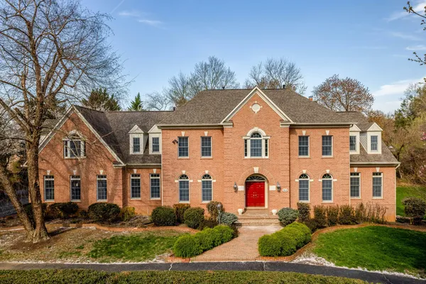 $2,300,000 | Address Upon Request, Great Falls, VA 22066