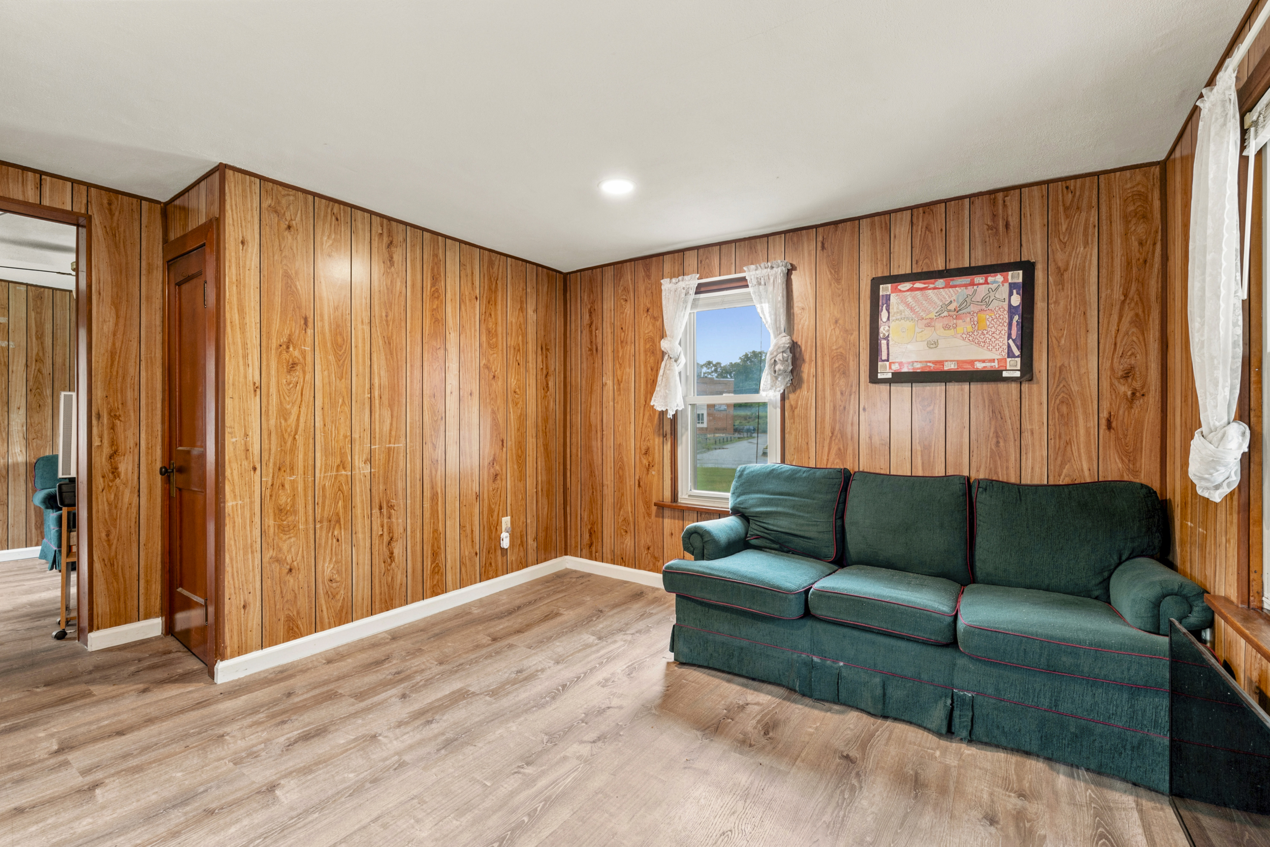 1132 Security Road Hagerstown, MD 21742 - Photo 6 of 33