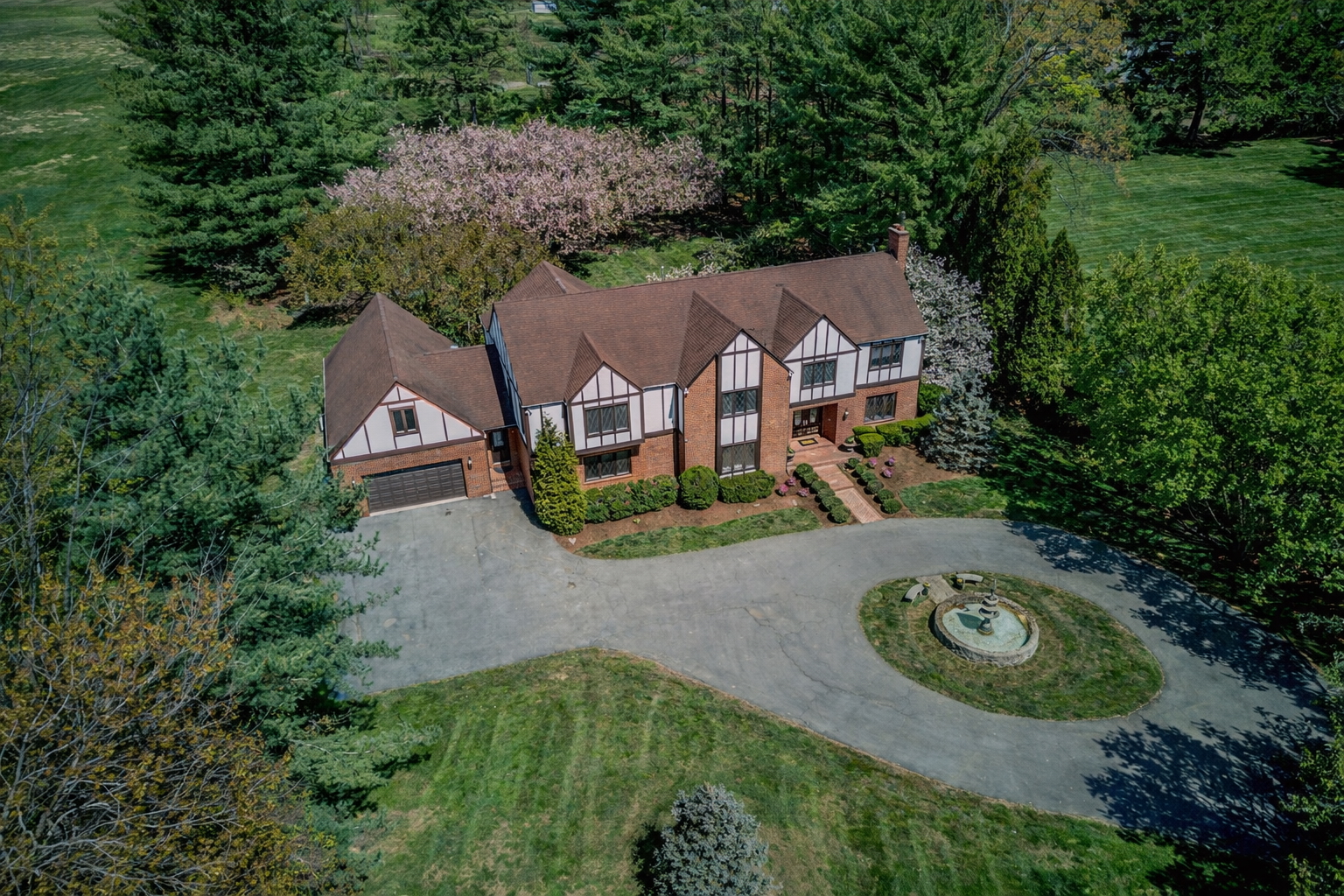 12710 Travilah Road Potomac, MD 20854 - Photo 3 of 14