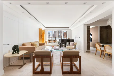 $2,350,000 | 20 East 74th Street, Unit 14B | Lenox Hill