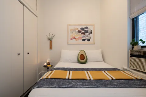 $500,000 | 264 West 22nd Street | Chelsea