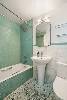 $950,000 | 21 Ludlow Street, Unit 7B | Chinatown