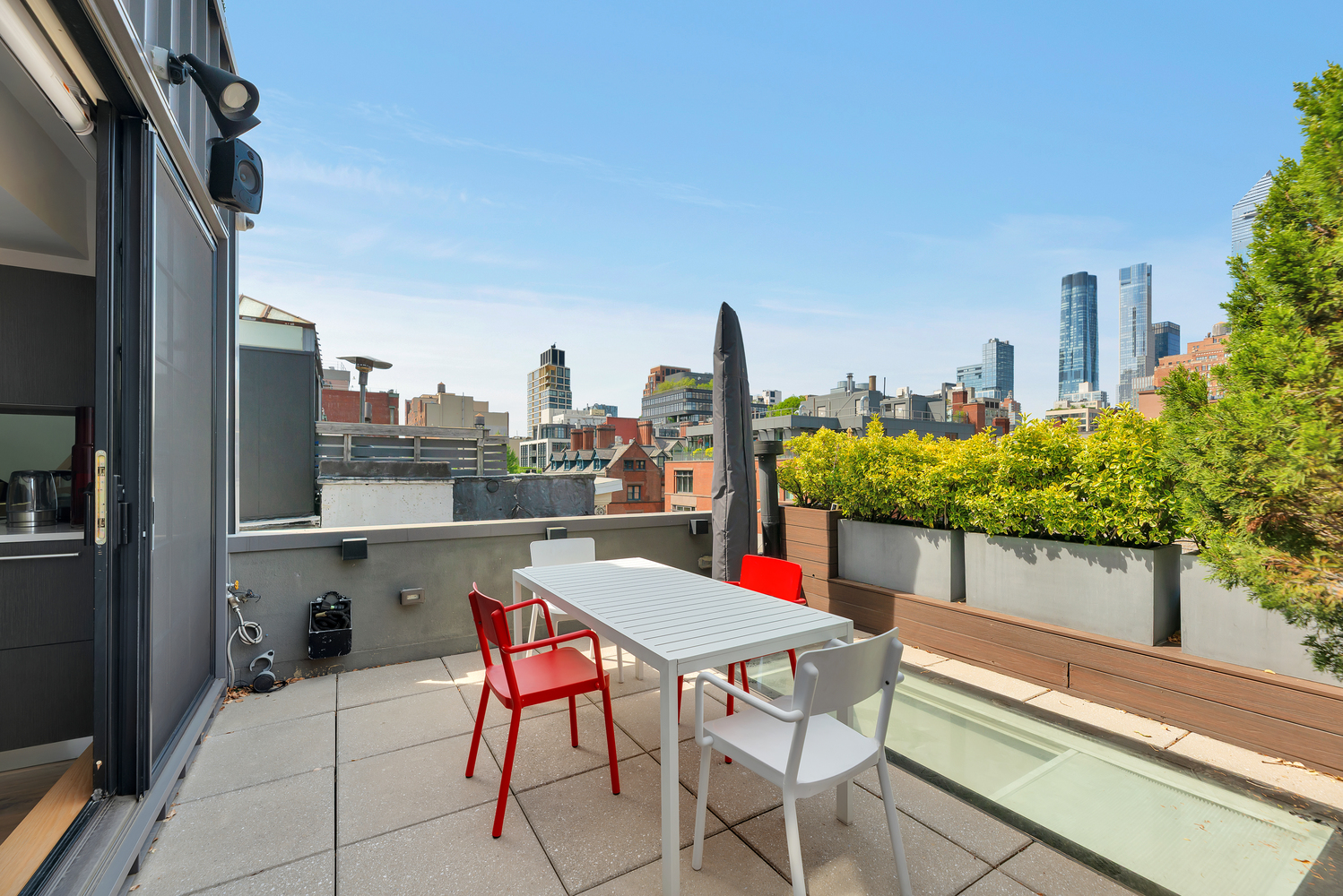 440 West 20th Street Manhattan, NY 10011 - Photo 6 of 35 a outdoor view with a sitting space