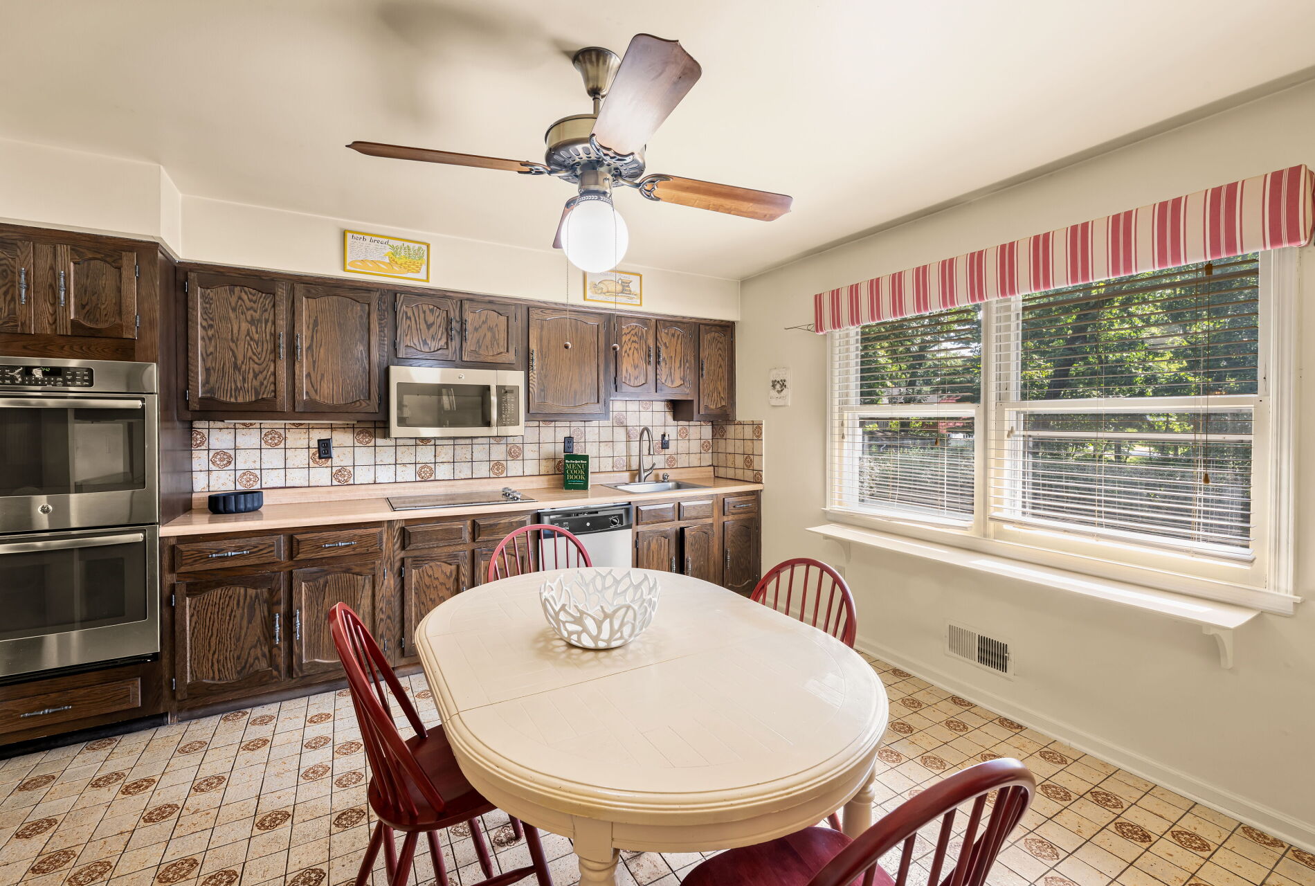 22 Ralph Road West Orange, NJ 07052 - Photo 8 of 26 Gallery Image 8
