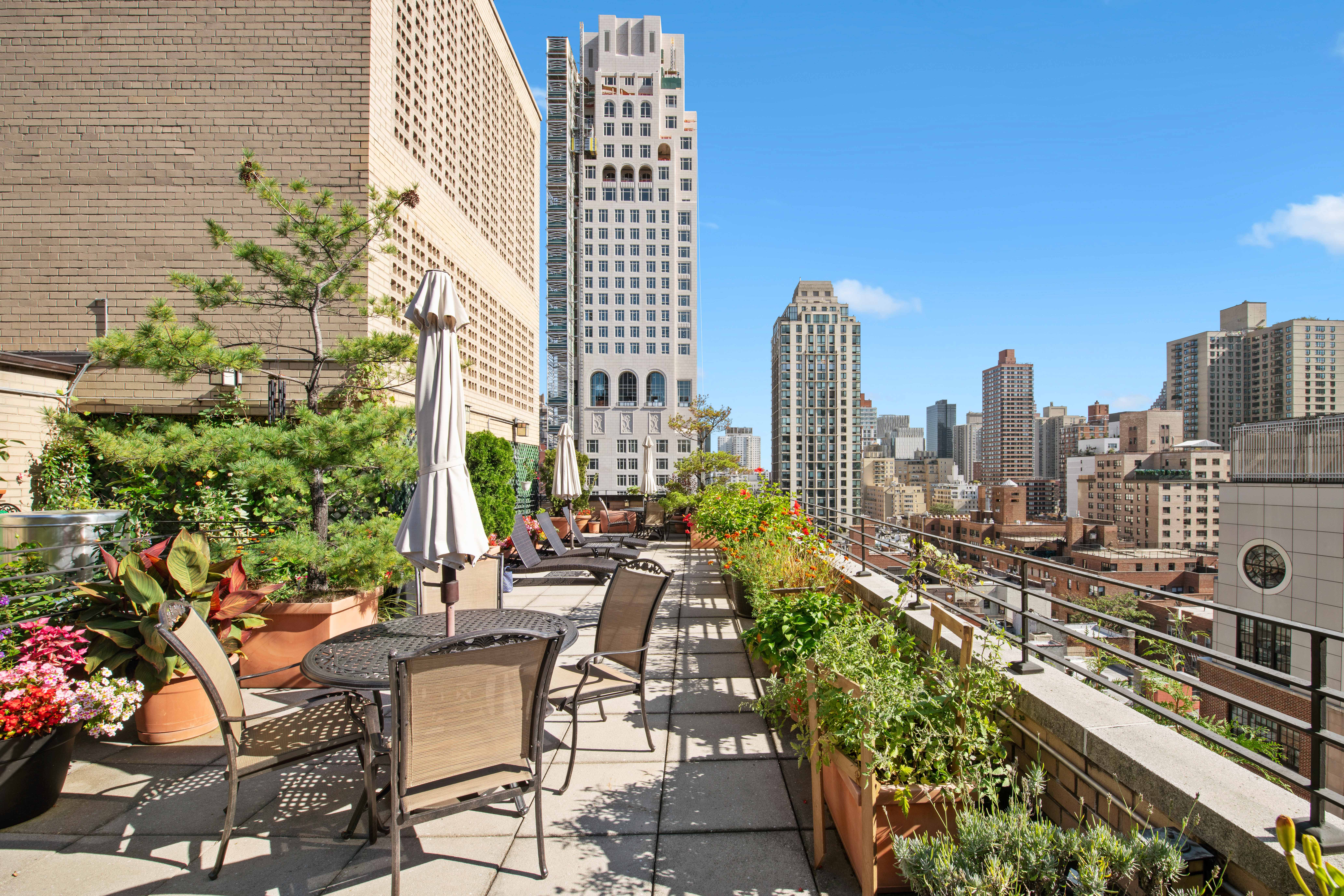 205 East 77th Street, Unit 11B Manhattan, NY 10075 - Photo 7 of 9 Gallery Image 7