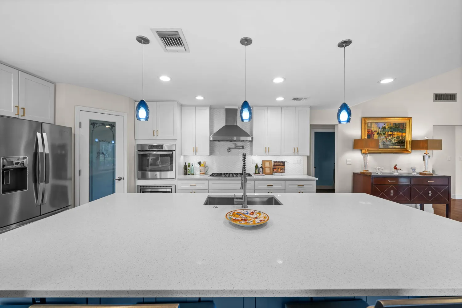 $1,150,000 | 1960 Imperial Golf Course Boulevard, Naples, FL 34110