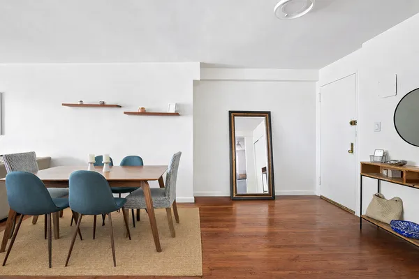 $5,995 | 165 Christopher Street, Unit 5Y | West Village