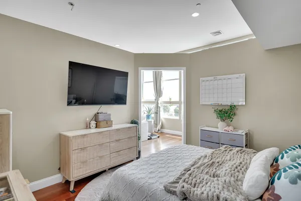 $575,000 | 10 Ocean Avenue, Unit 403, Revere, MA 02151