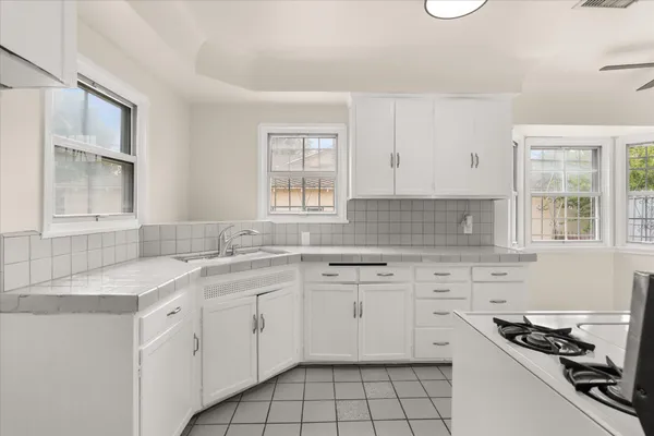 $824,995 | 10233 South 3rd Avenue, Inglewood, CA 90303