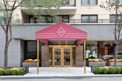 $900,000 | 165 West 66th Street, Unit 6W | Upper West Side