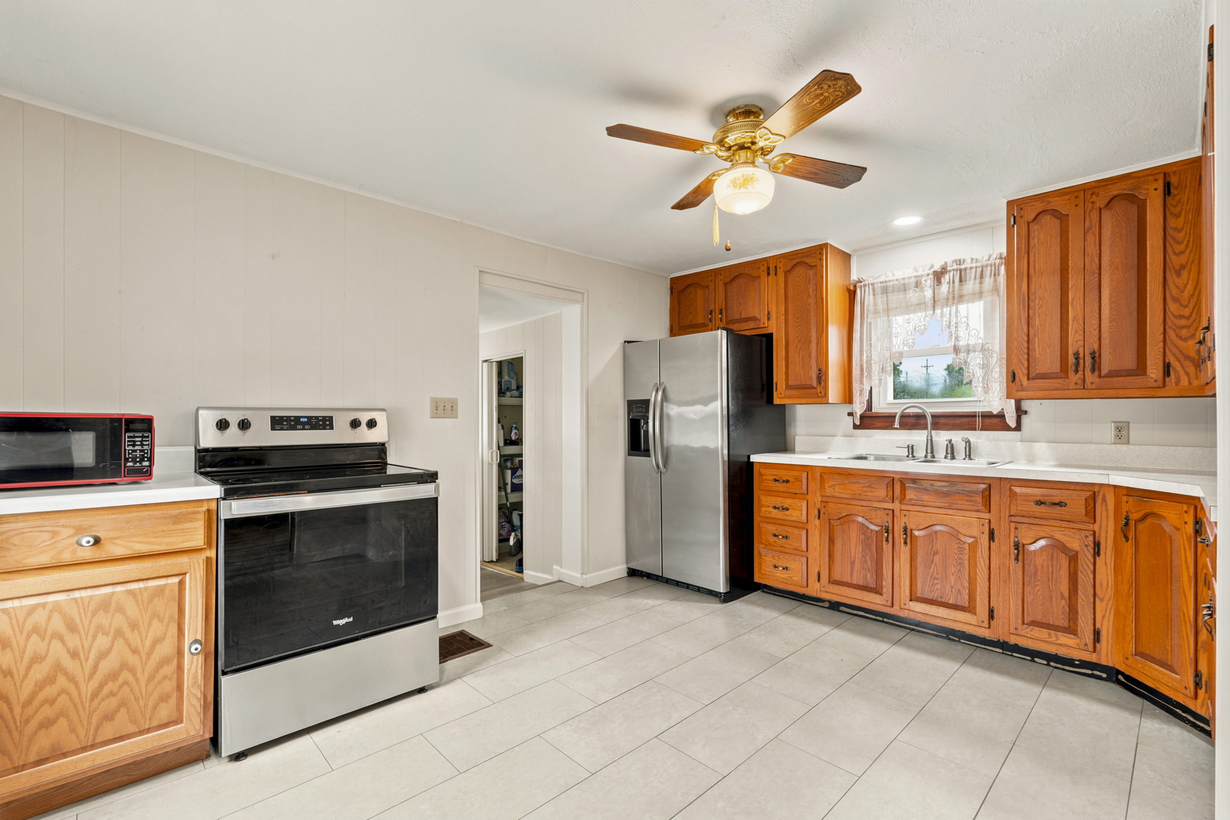 1132 Security Road Hagerstown, MD 21742 - Photo 5 of 33