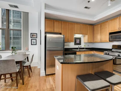 $250,000 | 212 West Washington Street, Unit 812, Chicago, IL 60606