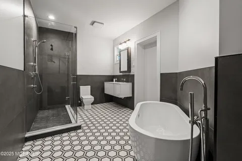 $2,400,000 | 73 3rd Avenue, Atlantic Highlands, NJ 07716