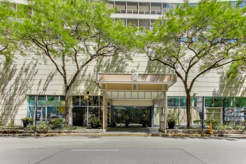 $370,000 | 110 East Delaware Place, Unit 1402, Chicago, IL 60611