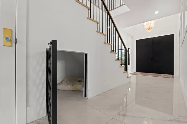 $5,300,000 | 20630 Kingsboro Way, Woodland Hills, CA 91364