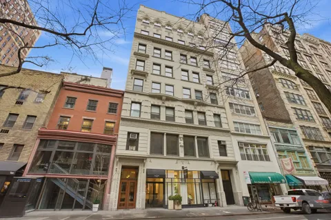 $2,495,000 | 35 East 20th Street, Unit 6B | Flatiron