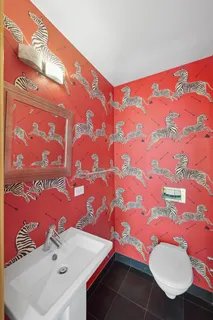 $1,400,000 | 166 East 63rd Street, Unit 18B | Lenox Hill