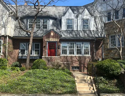 $1,375,000 | 4447 Q Street Northwest, Washington, DC 20007