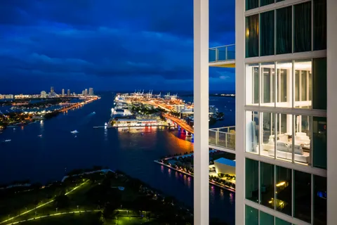 $5,199,000 | 1040 Biscayne Boulevard, Unit 4403, Miami, FL 33132