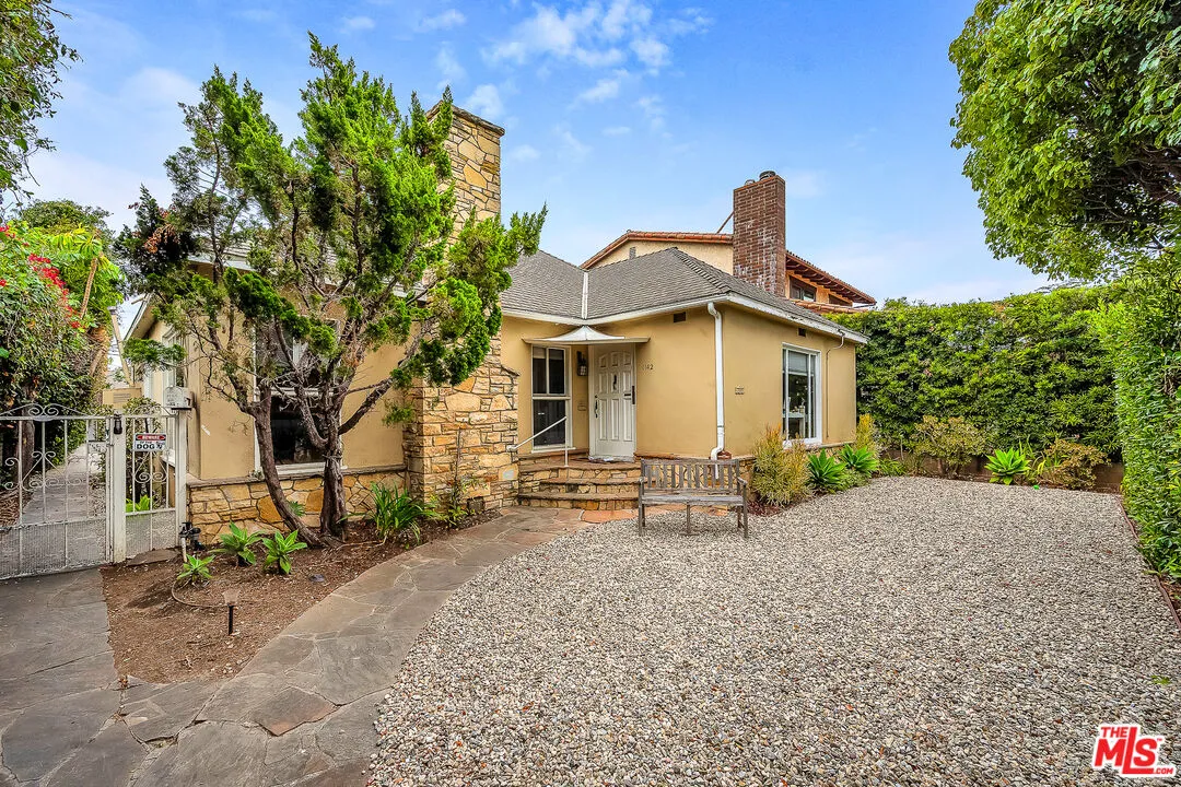 $2,350,000 | 1142 16th Street, Santa Monica, CA 90403