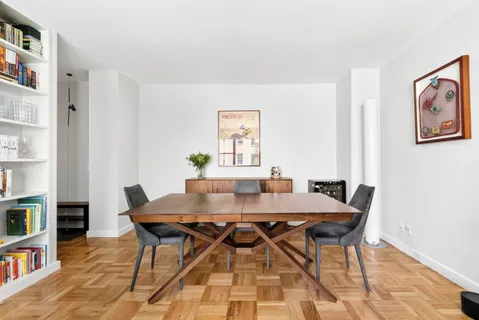 $799,000 | 20 East 9th Street, Unit 4T | Greenwich Village