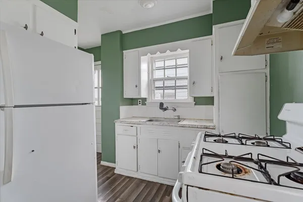 $450,000 | 140 Palsa Avenue, Elmwood Park, NJ 07407
