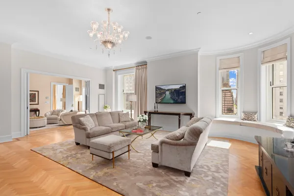 $10,995,000 | 1 Central Park South, Unit 915 | Central Park South