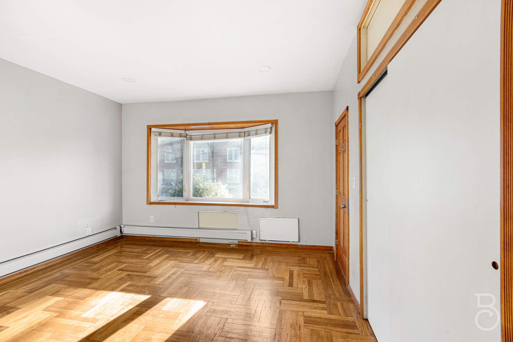 37-01 20th Road Queens, NY 11105 - Photo 5 of 19