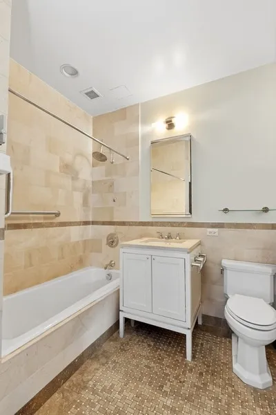 $2,299,000 | 1 Hanson Place, Unit 16B | Fort Greene