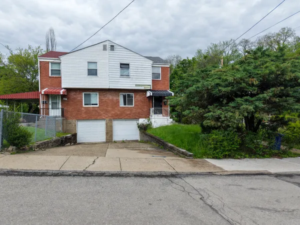 $109,999 | 147 Schenley Manor Drive, Pittsburgh, PA 15201