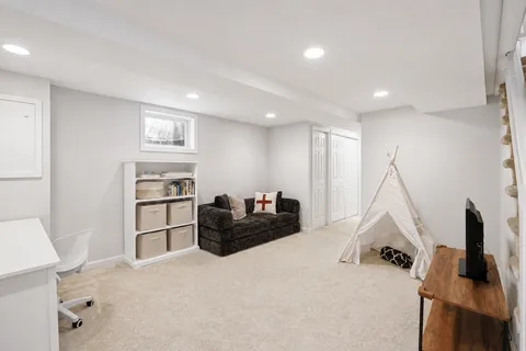 $1,195,000 | 5043 Dana Place Northwest, Washington, DC 20016