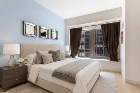 $1,248,000 | 75 Wall Street, Unit 24P | Financial District