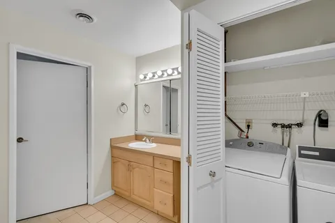 $1,400,000 | 15 Sleeper Street, Unit 104, Boston, MA 02210