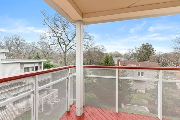 $1,299,000 | 310 Hammond Pond Parkway, Unit 301, Chestnut Hill, MA 02467