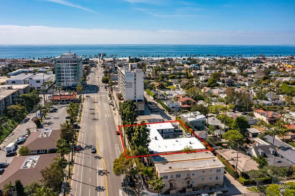 $818,000 | 445 Washington Boulevard, Unit 10, Marina del Rey, CA 90292