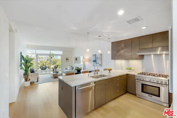 $2,700,000 | 1705 Ocean Avenue, Unit 502, Santa Monica, CA 90401