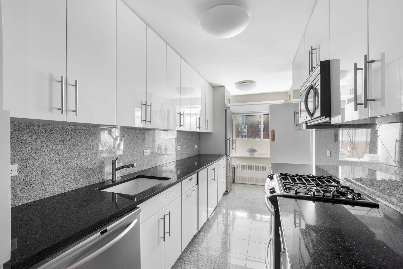 535 East 86th Street, Unit 12B Manhattan, NY 10028 - Photo 5 of 13