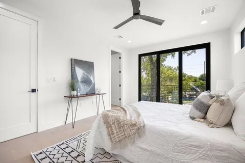 $1,275,000 | 2201 East 16th Street, Austin, TX 78702
