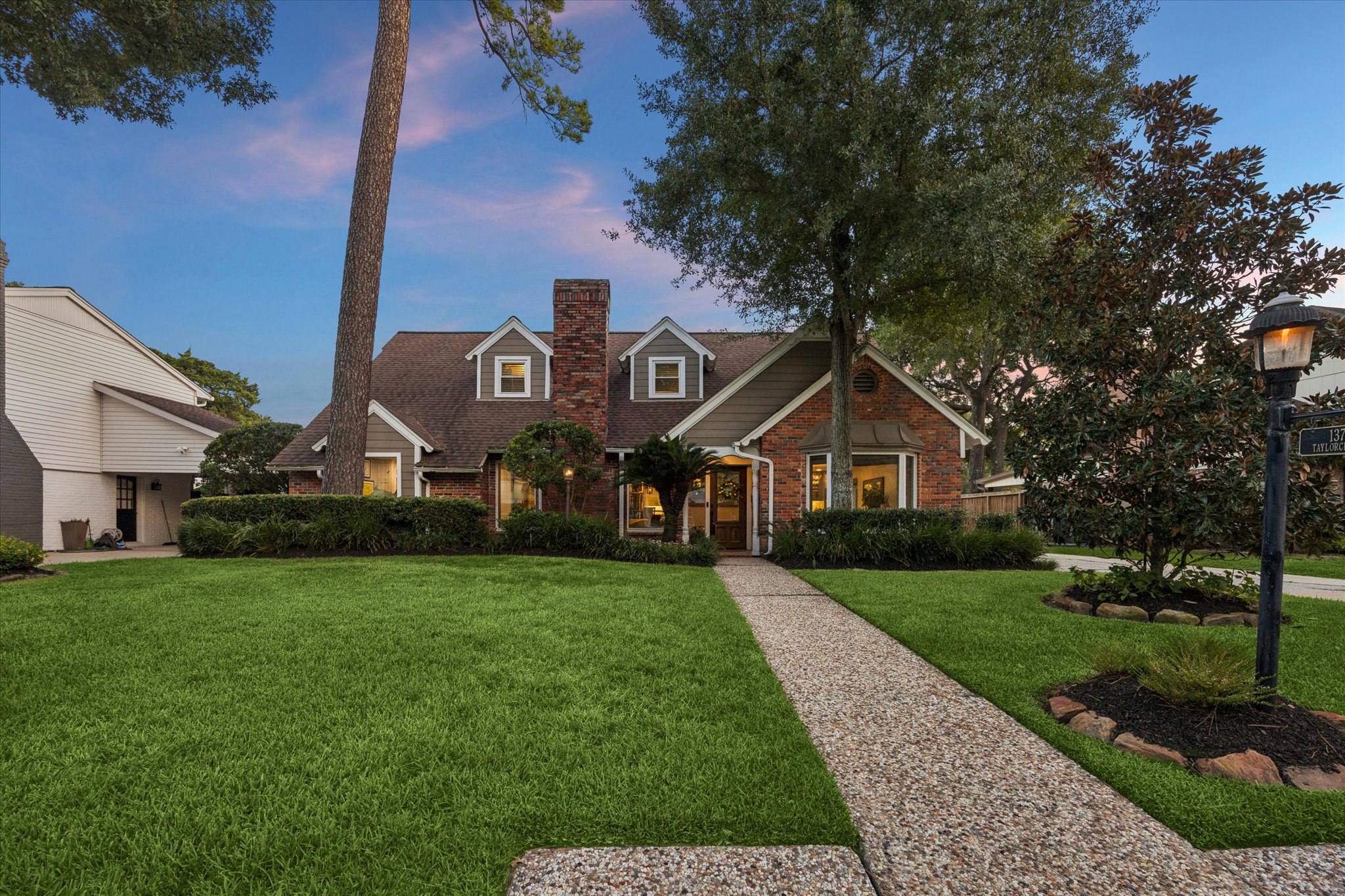13723 Taylorcrest Road Houston, TX 77079 - Photo 2 of 42 Gallery Image 2