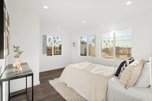 $1,179,000 | 2209 West Boulevard, Los Angeles, CA 90016