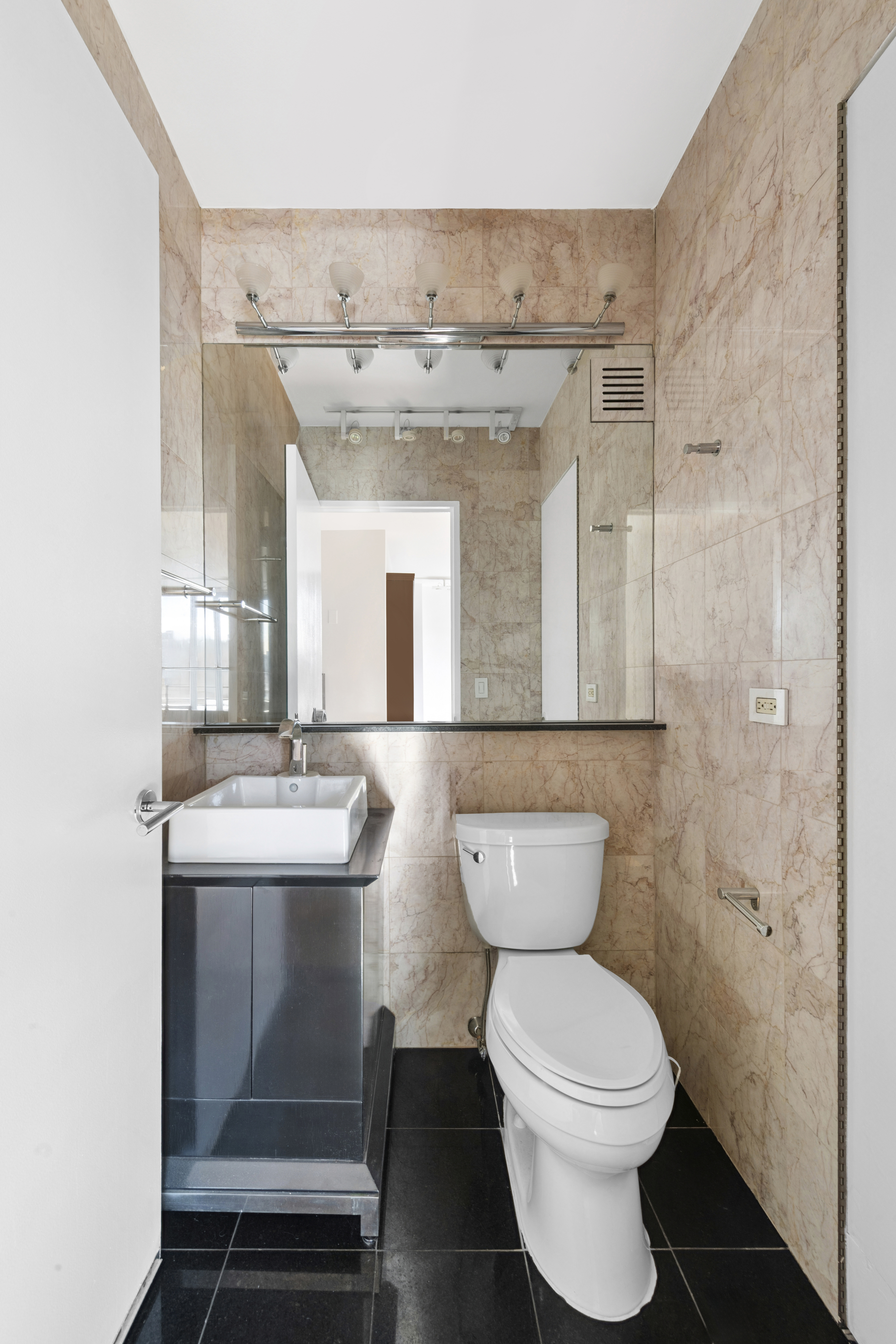 360 East 88th Street, Unit 18D Manhattan, NY 10128 - Photo 11 of 17