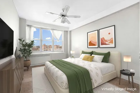 $950,000 | 370 Ocean Parkway, Unit 8H | Kensington