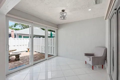 $399,900 | 8621 Jasmine Way, Boca Raton, FL 33496