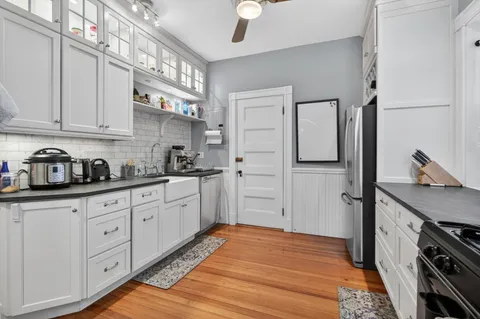 Contact Agent | 17 Park Vale, Unit 4, Brookline, MA 02446