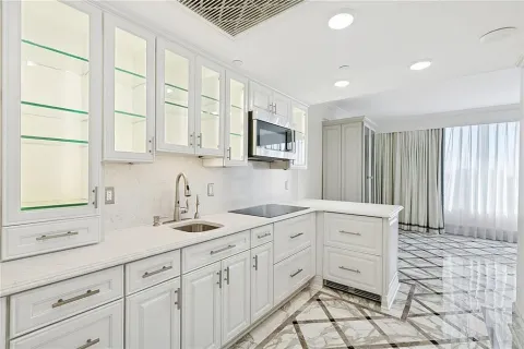 $156,000 | 2100 St Charles Avenue, Unit 7N, New Orleans, LA 70130