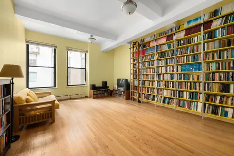 $1,265,000 | 3 Hanover Square, Unit 13C | Financial District