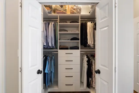 Contact Agent | Bunker Hill Street, Charlestown, MA 02129