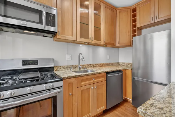 $2,100 | 3616 Connecticut Avenue Northwest, Unit 407, Washington, DC 20008