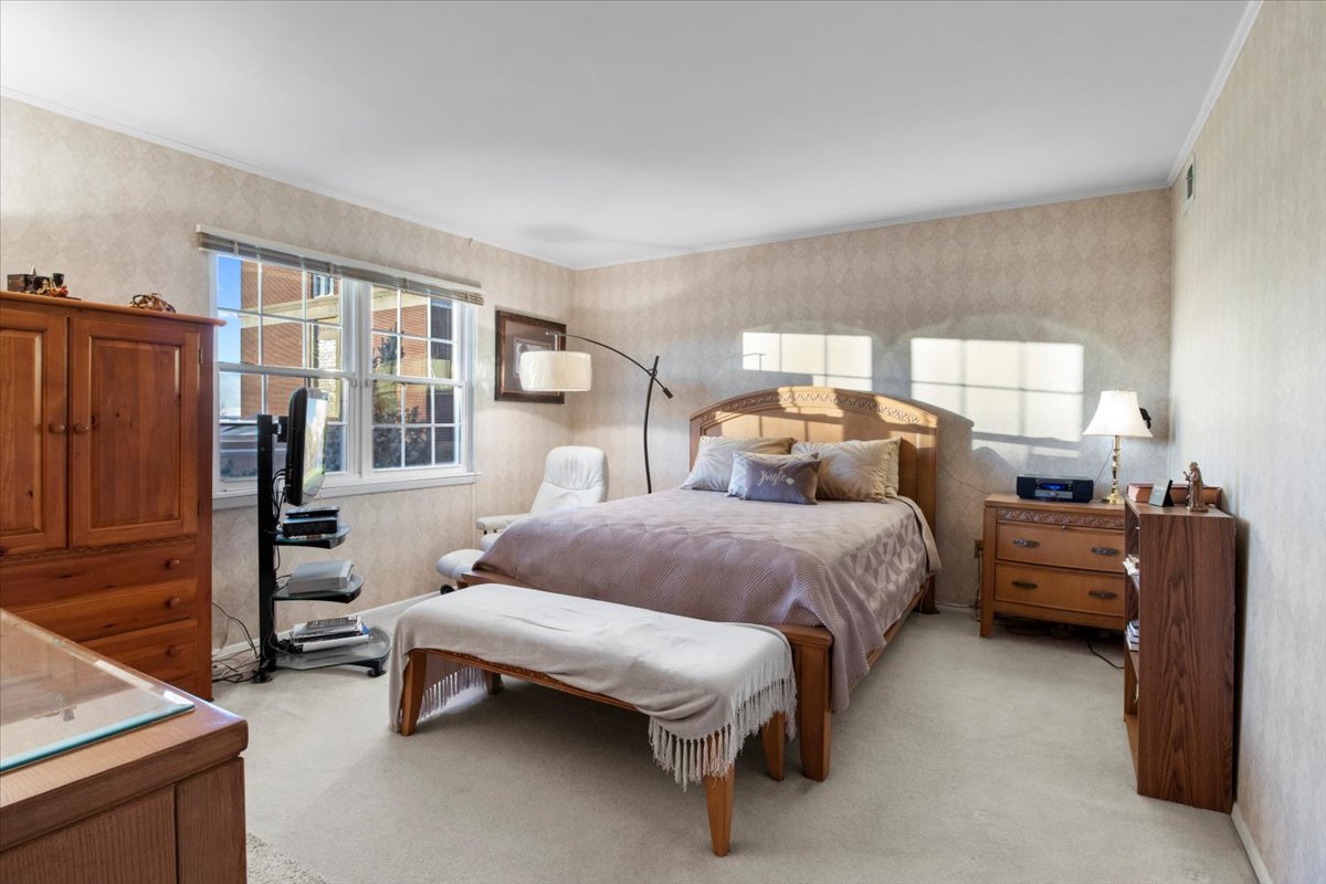 36 Shore Rd Lane Brooklyn, NY 11209 - Photo 22 of 34